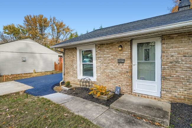 Building Photo - 601 Boxelder Dr