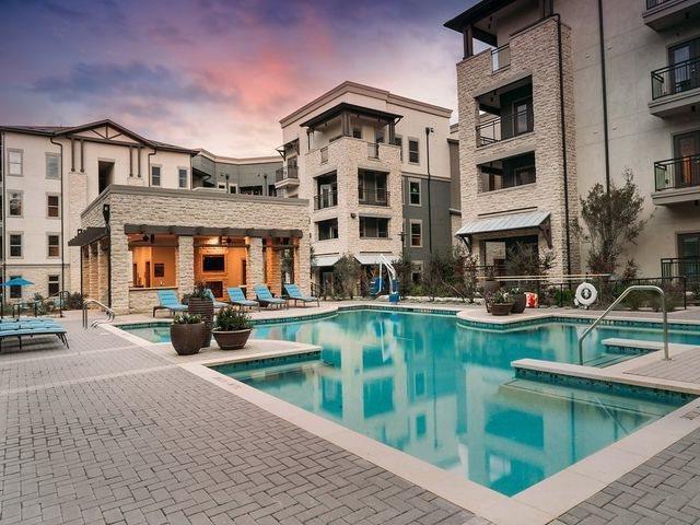 Foto del edificio - 3231 N Loop 1604 W