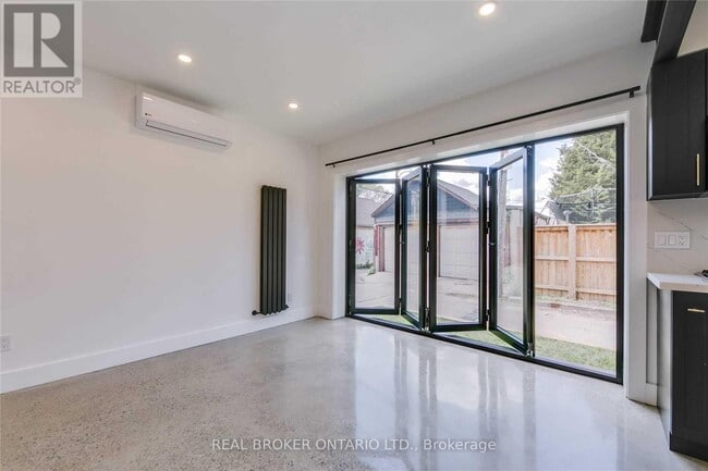 Building Photo - 133 Grenadier Rd