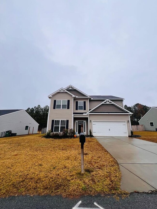 Building Photo - WOW!!  5-bedroom 2 bath