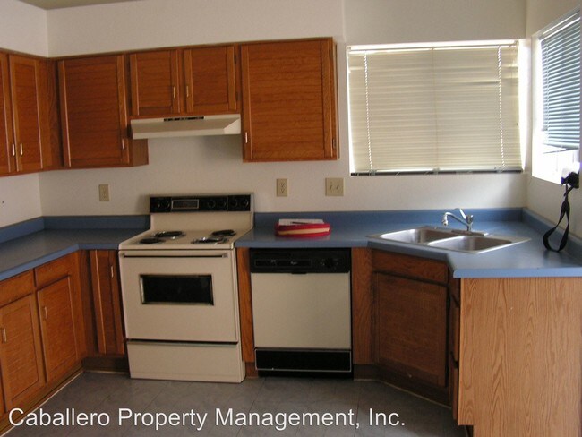 Building Photo - 1055 N Recker Rd