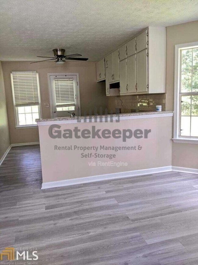 Foto del edificio - 681 Senoia Rd