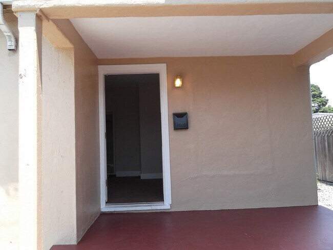 Foto del edificio - F01410-55