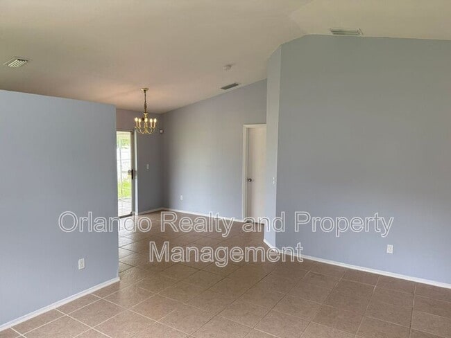 Building Photo - 1018 Dampierre Ct