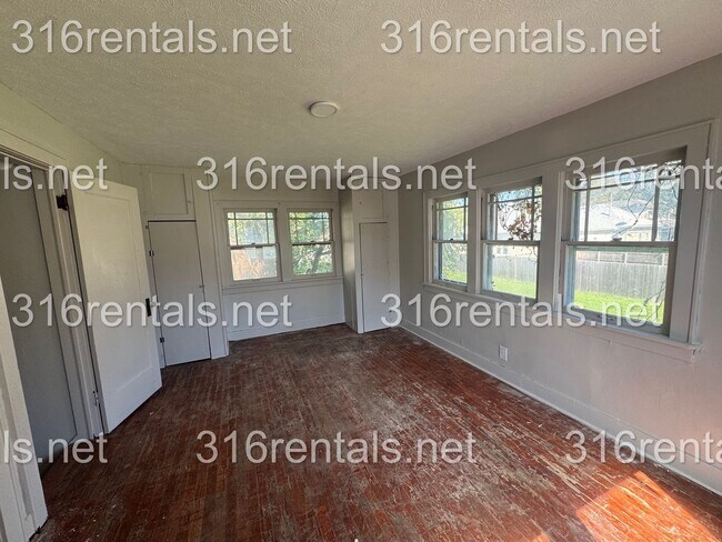 Foto del edificio - $899 - 3 Bed 1 Bath - Single Family Home