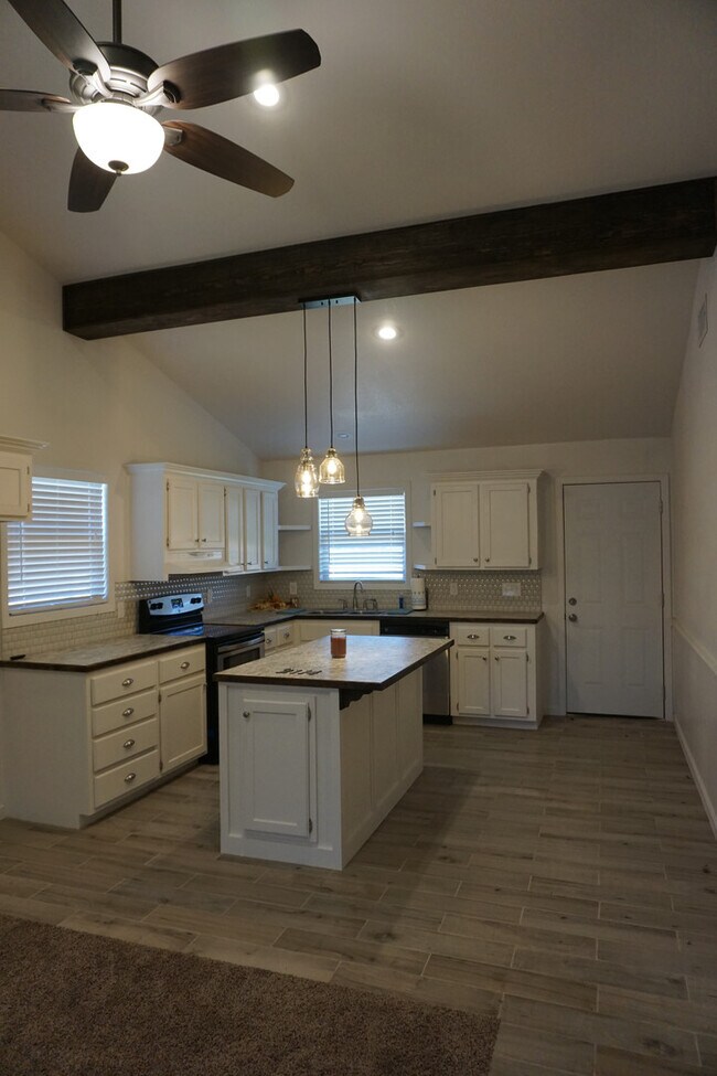 Foto del edificio - 2114 24th St