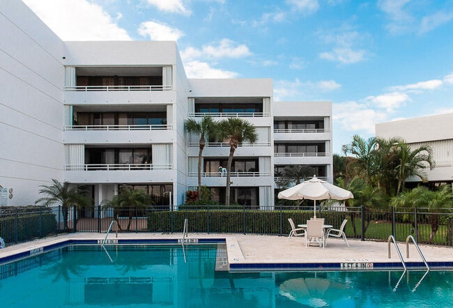 Building Photo - 3701 S Flagler Dr