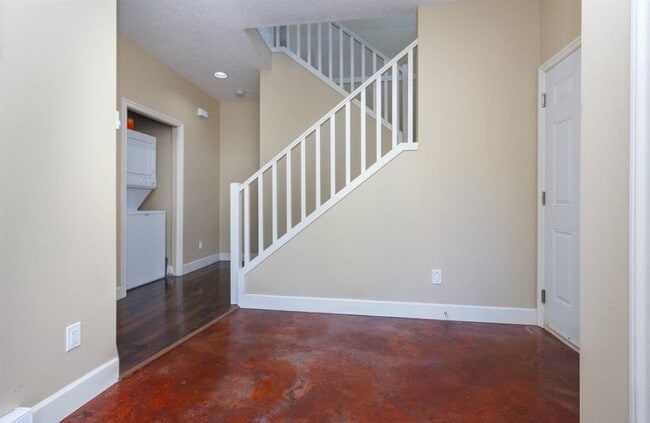 Building Photo - 6445 Golledge Ave