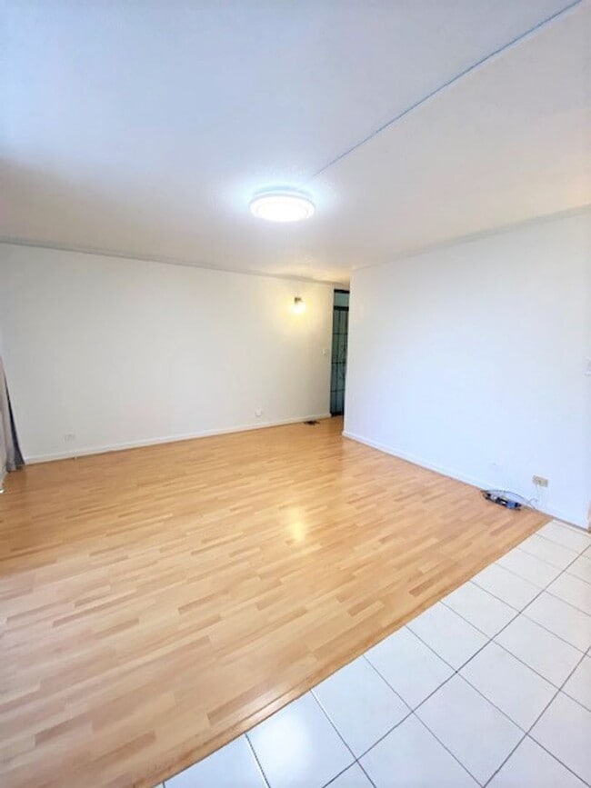 Building Photo - Recently Renovated 2 bed /1 bath Near Ala ...