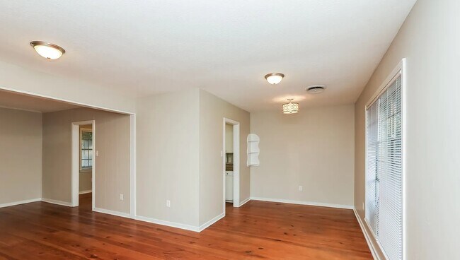 Foto del edificio - 116 Meadowdale Dr
