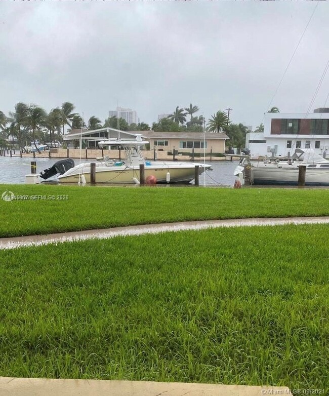 Building Photo - 301 Golden Isles Dr