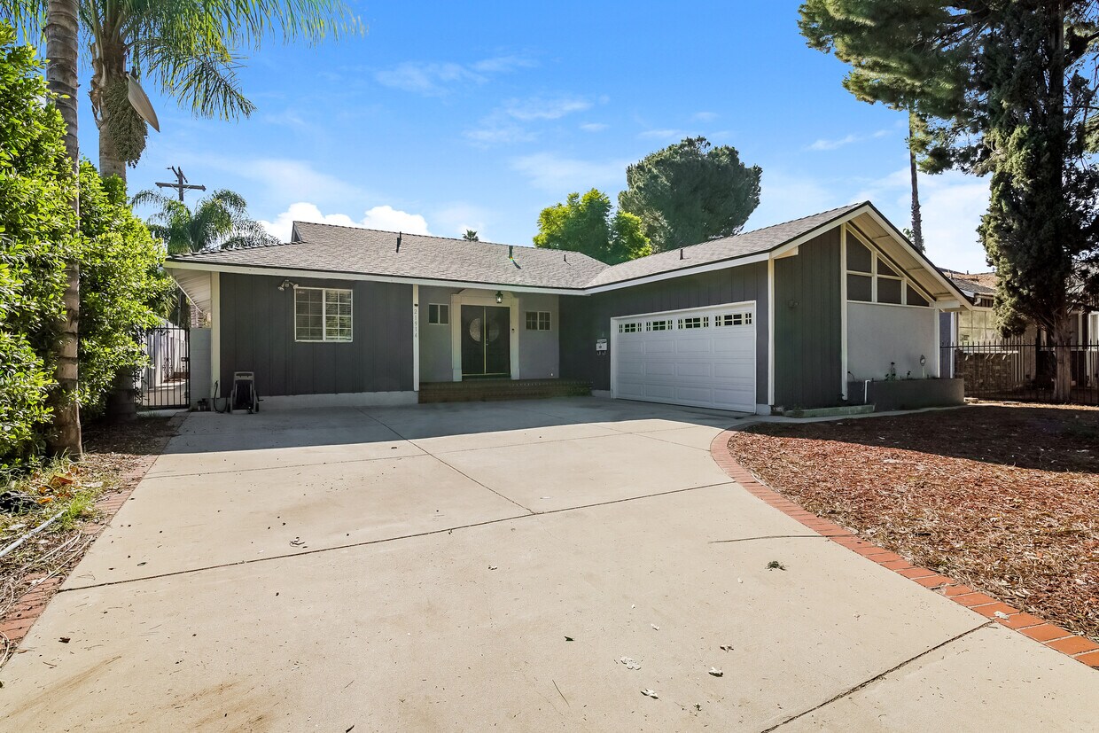 21914 Strathern St, Canoga Park, CA 91304 House for Rent in Canoga