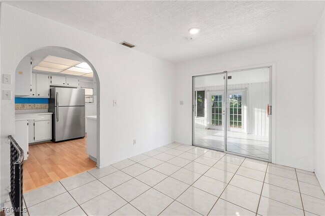 Foto del edificio - 2330 Caladium Rd