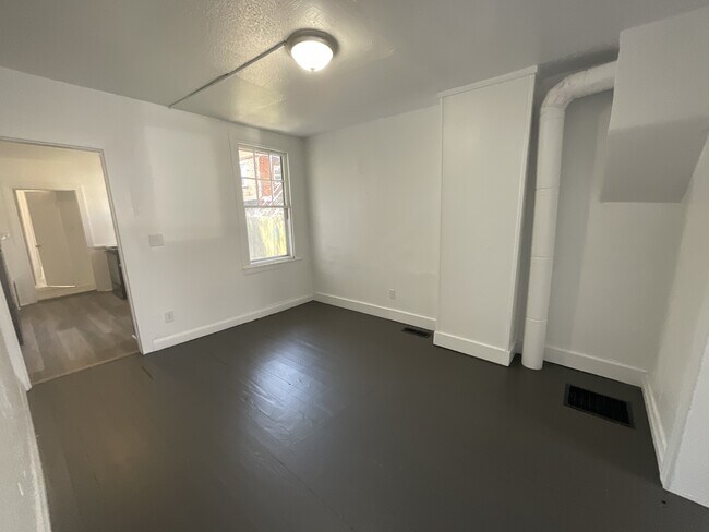 Foto del edificio - 208 Liberty Ct