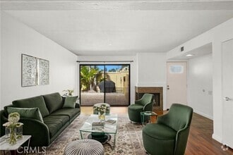 Building Photo - 25712 Le Parc