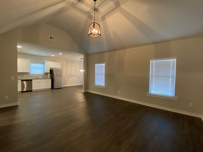 Foto del edificio - Home for Rent in Thorsby! View with 48 Hou...