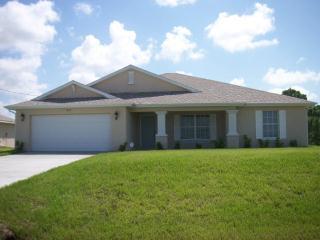 Foto principal - Large 3 bedroom single family home!