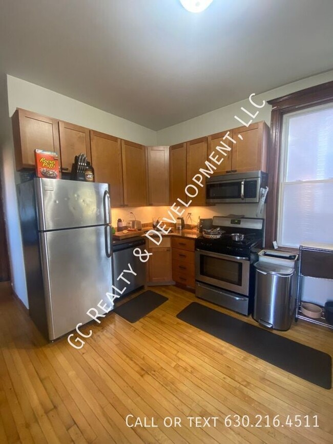 Building Photo - 2130 W Iowa St