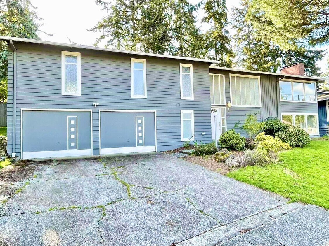 Primary Photo - Great Home for rent