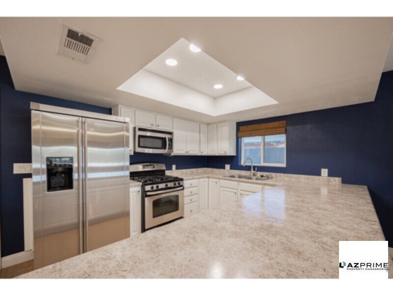Primary Photo - Experience Indoor and Outdoor Serenity in ...