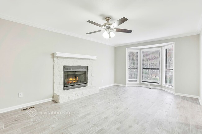 Building Photo - 6860 Creekwood Dr