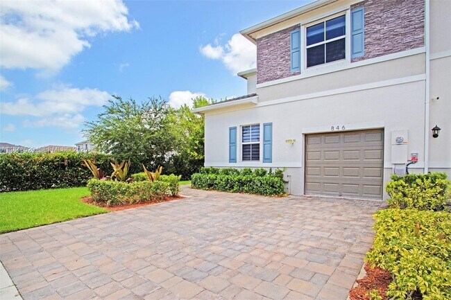 Foto del edificio - 846 SE 19th St