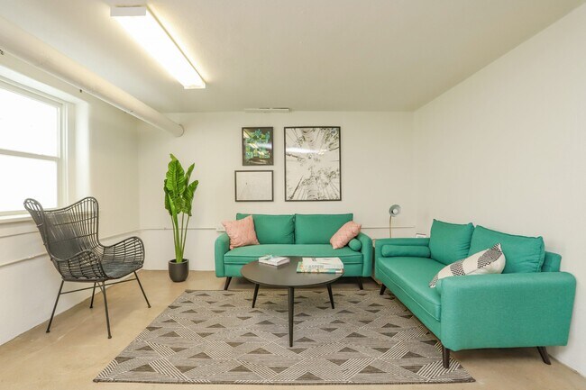 Foto del edificio - Sylvia Mae