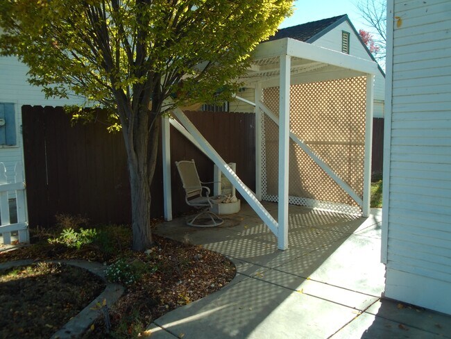 Foto del edificio - 916 12th St