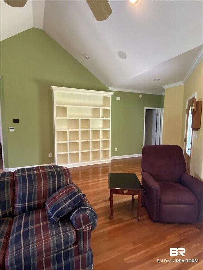 Building Photo - 106 Riveroaks Dr