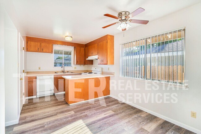 Foto del edificio - 2332 Irma Way