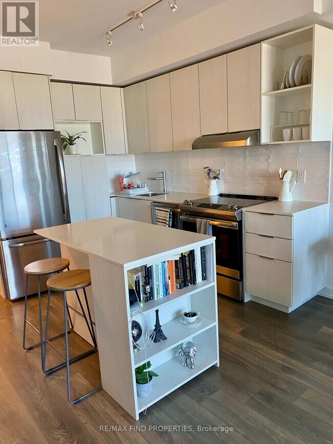 Photo du bâtiment - 2520-2520 Eglinton Ave W