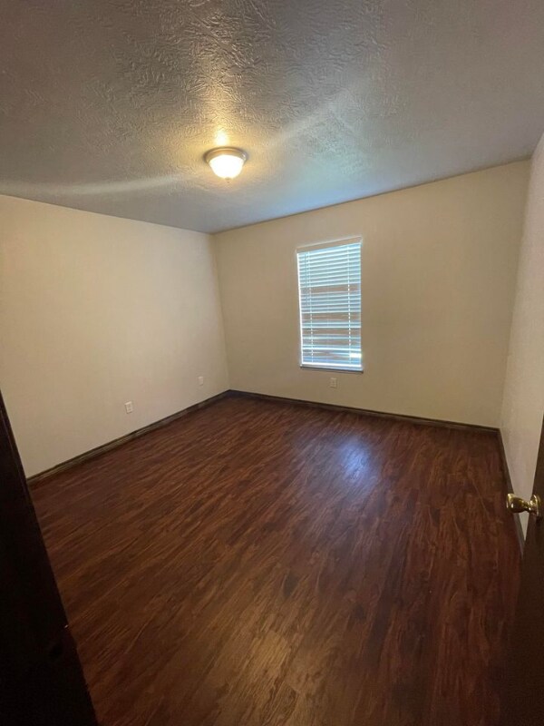 Foto principal - 1315 N Twin City Hwy