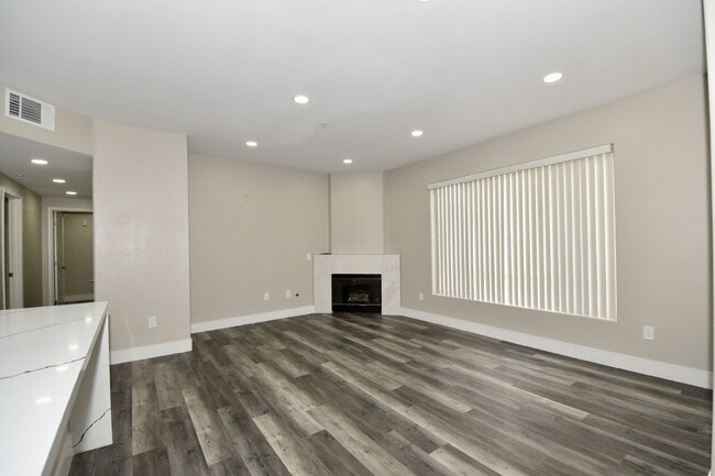 Building Photo - 7173 S Durango Dr