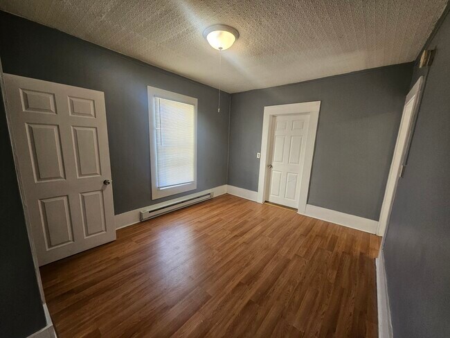 Foto del edificio - 287 Lake Ave