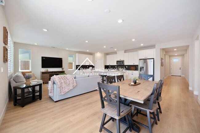 Foto del edificio - Beautiful 4bd/2ba Lincoln Home!