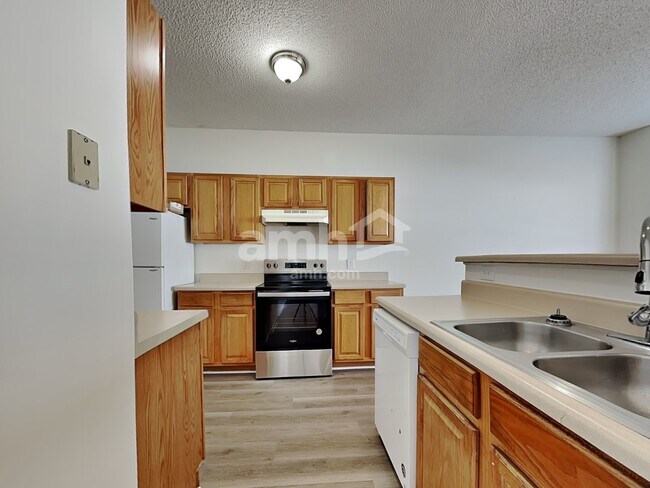 Foto del edificio - 2705 Red Ruby Ln