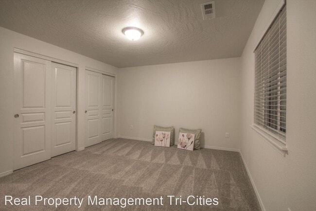 Building Photo - 3 br, 2 bath House - 3001 Duval Loop