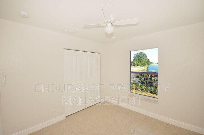 Foto del edificio - 1025 W 31st St