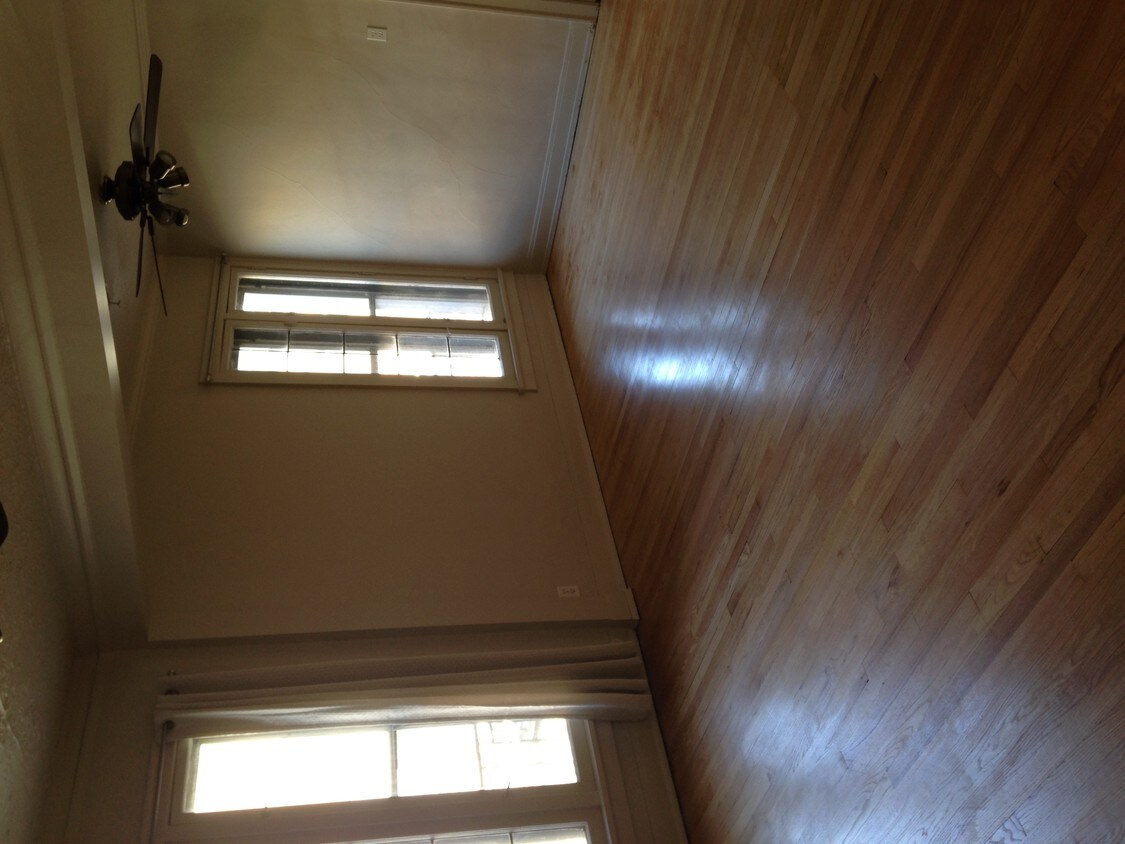 Living room - 4490 N Oakland Ave