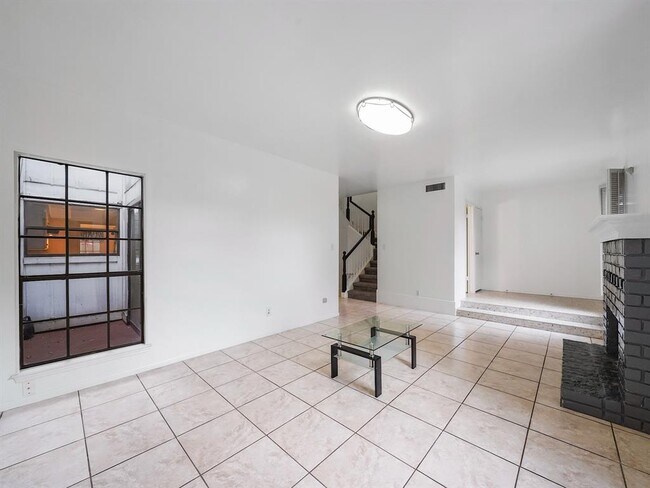 Foto del edificio - 10616 Bob White Dr
