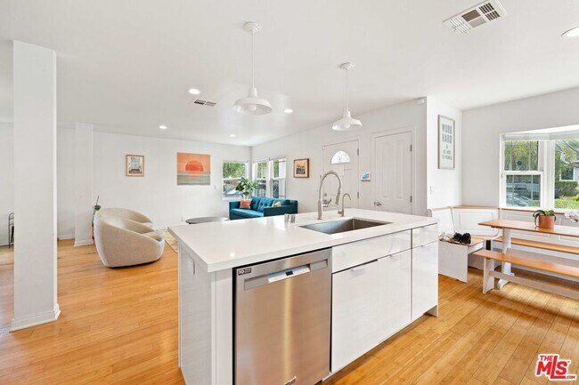 Building Photo - 2348 29th St