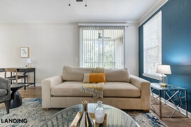 Foto del edificio - 2801 Biltmore Park Dr