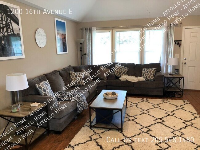 Building Photo - Great house close to campus!