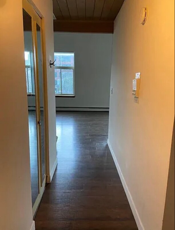 Foto del edificio - 2131 N Summit Ave
