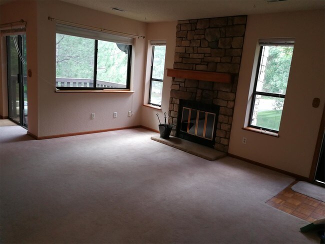 Foto del edificio - 6218 Willow Ln