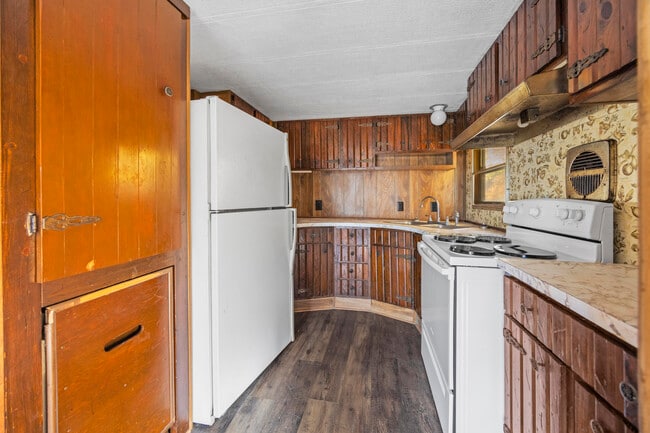 Building Photo - 4220 State Rd J