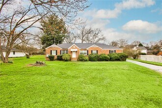 Building Photo - 2880 Old Lost Mountain Rd