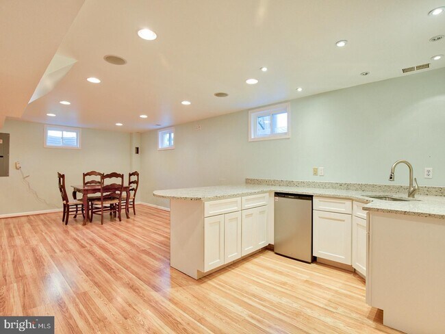 Building Photo - 20594 Broadnax Pl