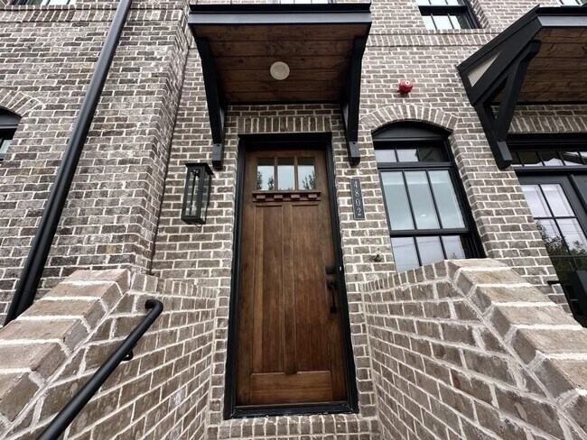 Building Photo - 4802 Moonview Ln
