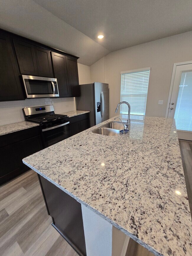 Foto del edificio - 5100 Stockton Ln